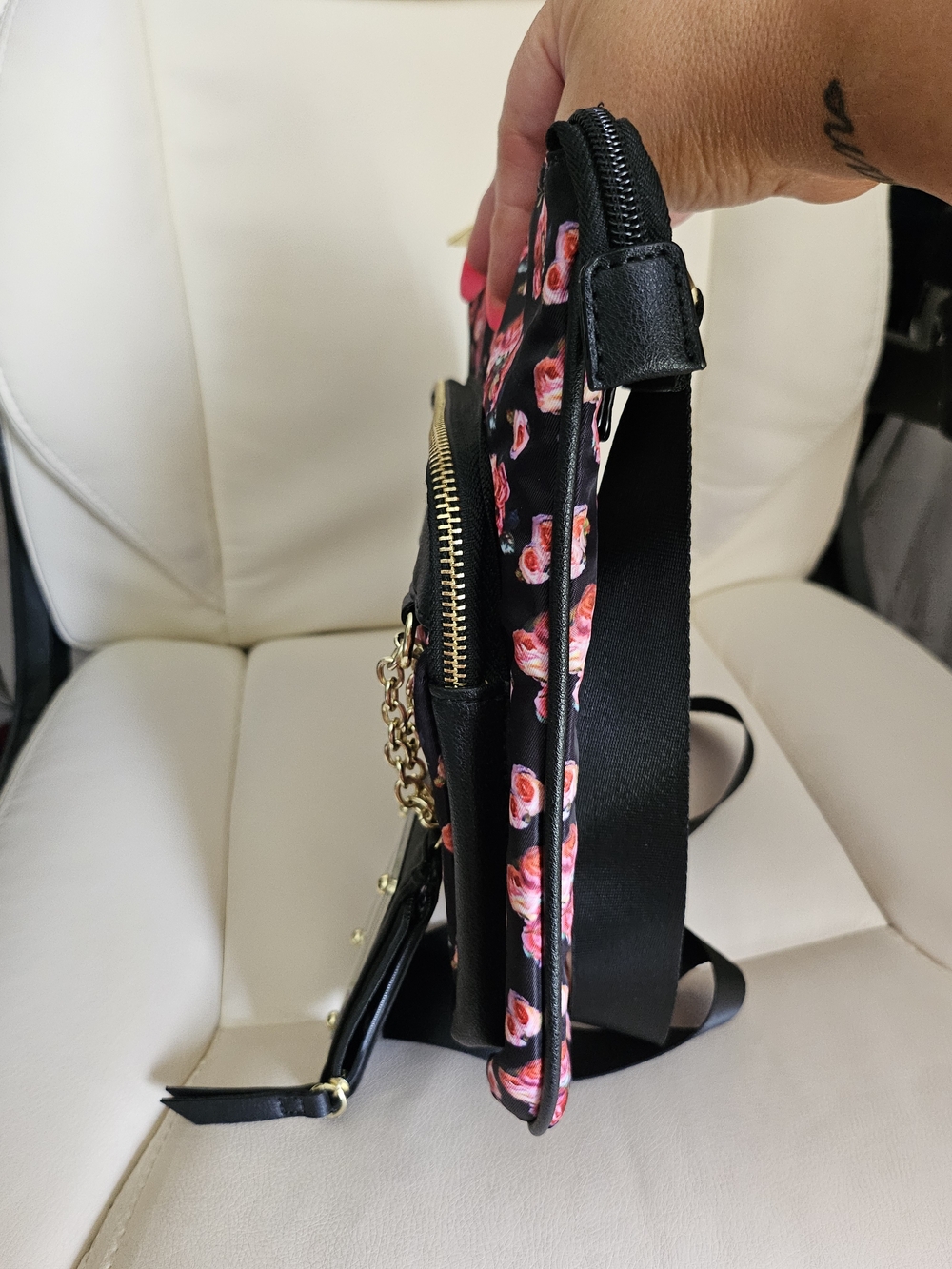 Juicy Couture Floral Crossbody Bag in Black with Pink Roses - Picture 3 of 12